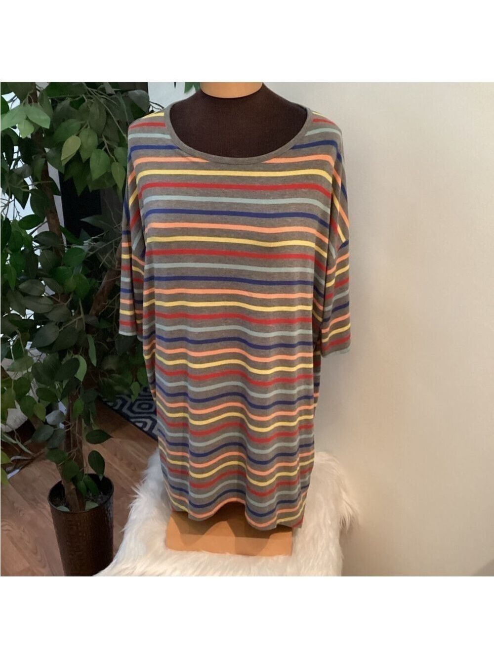 Lularoe Irma colorful striped short/elbow sleeve tunic Woman’s medium